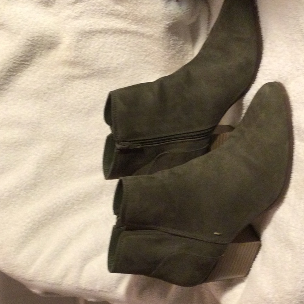 Chic Olive Ankle Boots
